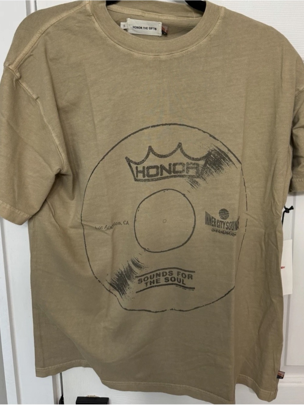 Honor The Gift Graphic Logo Print Stone Crew Neck Short Sleeve Tee Size Small